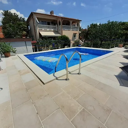 公寓 Family Friendly With A Swimming Pool Malinska, Krk - 19304 *